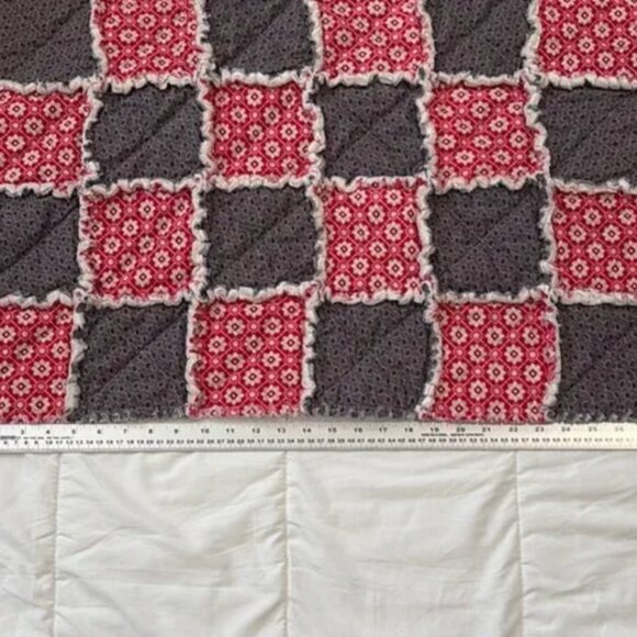 NWOT Distressed handmade floral baby blanket - Picture 4 of 7